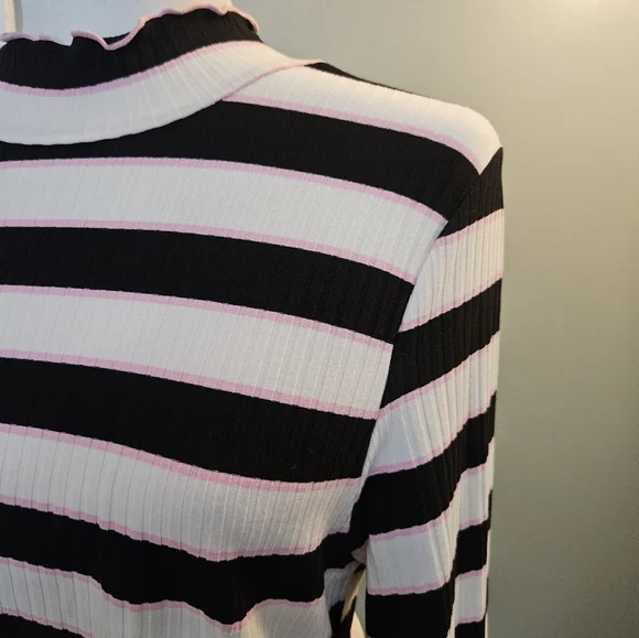 Juicy Couture Striped Black and White Women's Top Size XL New With Tags - Picture 3 of 14